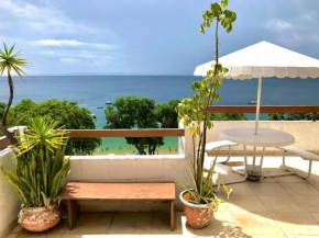 Apartamento inteiros, ar condicionado, a 2 minutos da praia